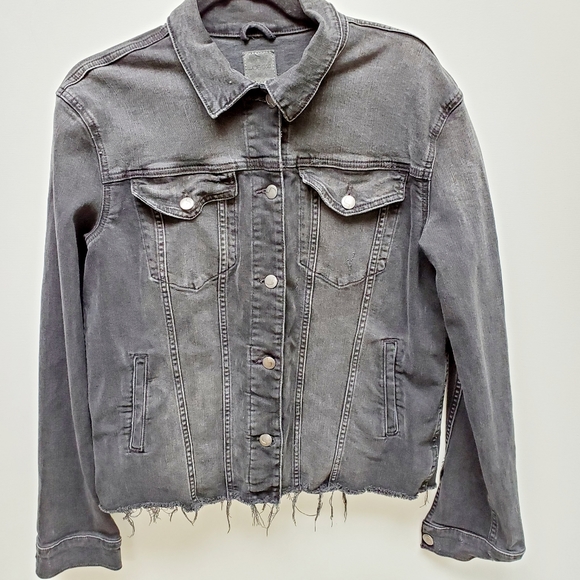 denim jacket frayed at bottom